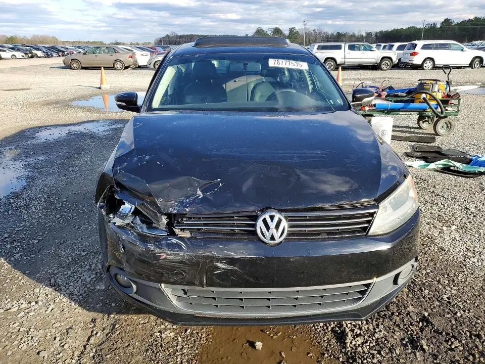 2011 VOLKSWAGEN JETTA SEL  