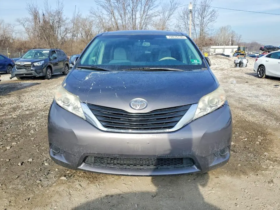 2012 TOYOTA SIENNA LE 8-PASSENGER  