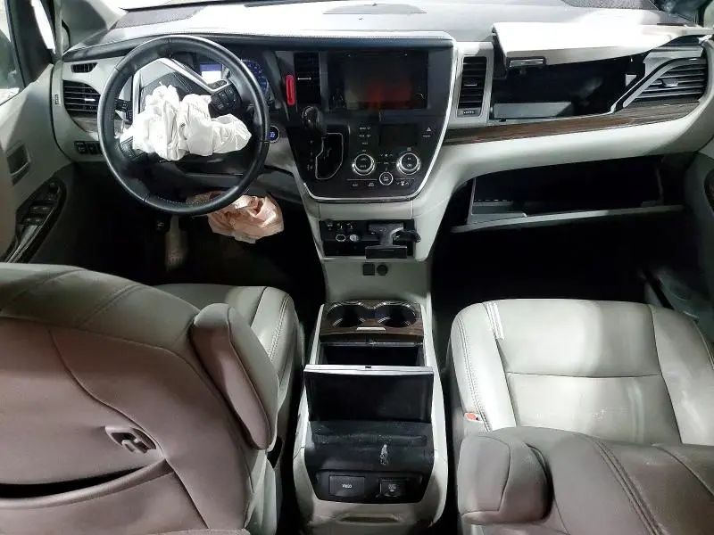 2016 TOYOTA SIENNA XLE PREMIUM 8-PASSENGER  