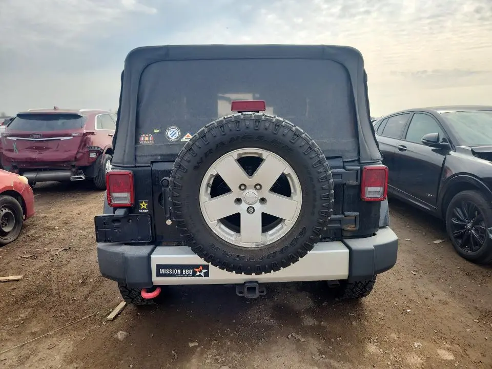 2010 JEEP WRANGLER SAHARA  