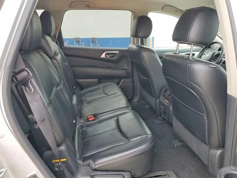 2017 NISSAN PATHFINDER SL  