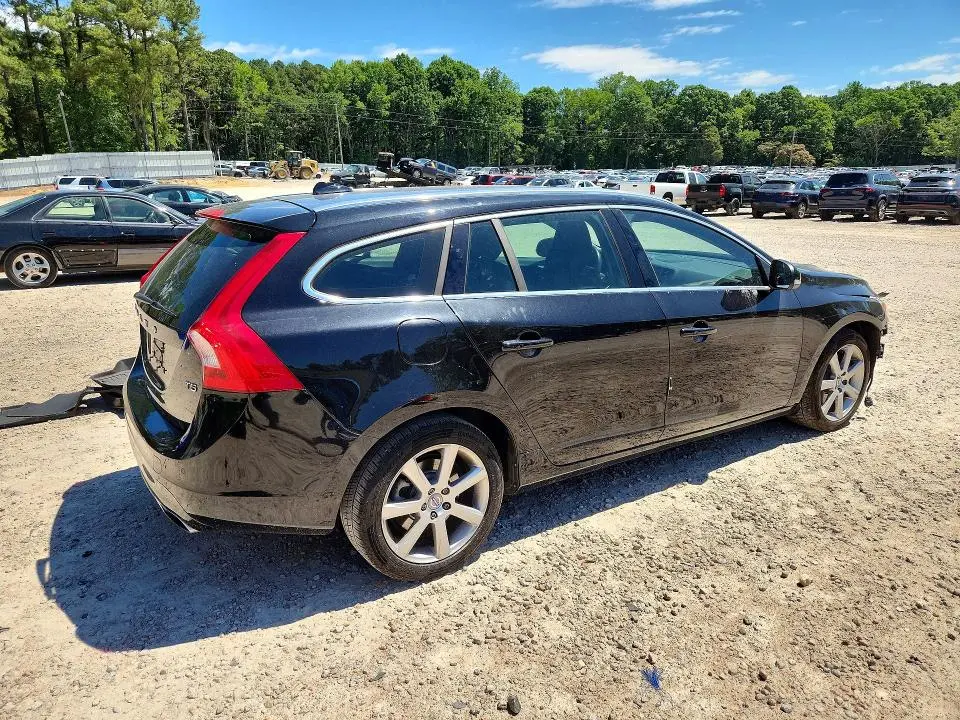 2016 VOLVO V60 T5 PLATINUM  