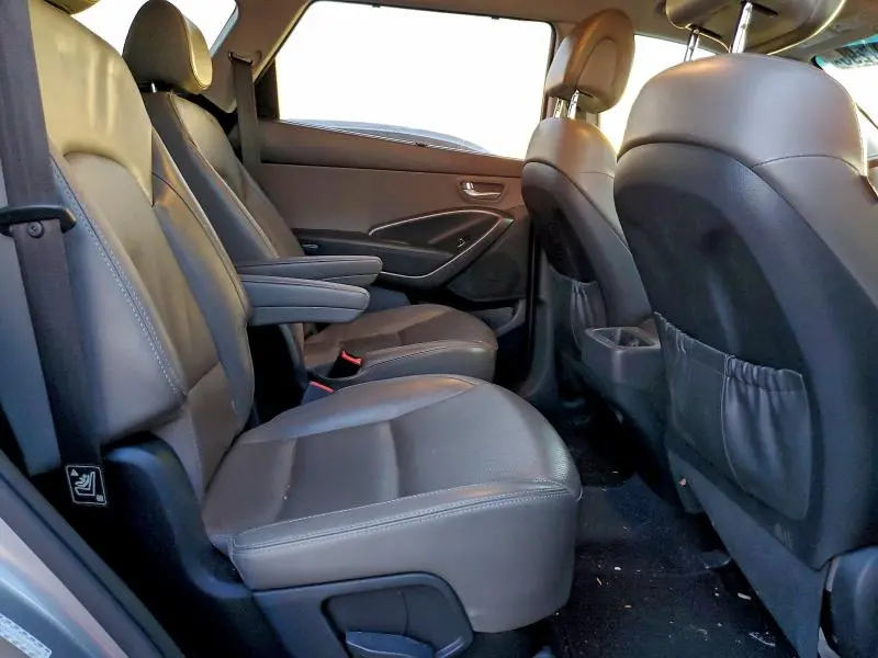 2017 HYUNDAI SANTA FE SE  