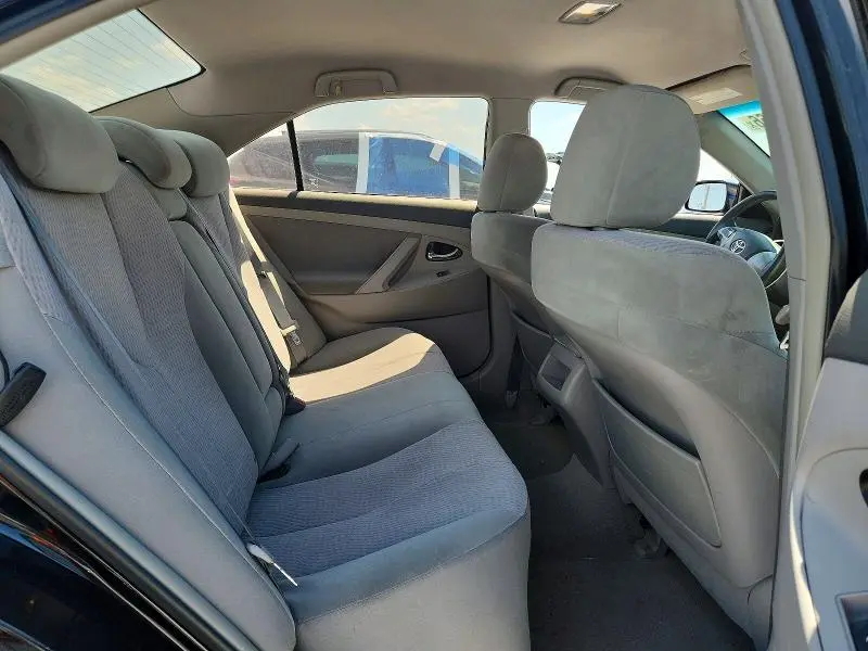 2010 TOYOTA CAMRY LE  