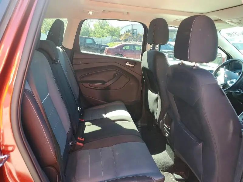 2015 FORD ESCAPE SE  