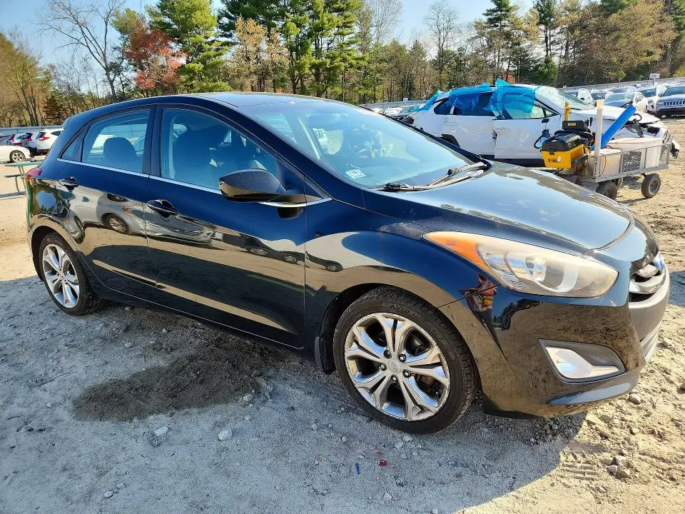 2013 HYUNDAI ELENTRA   