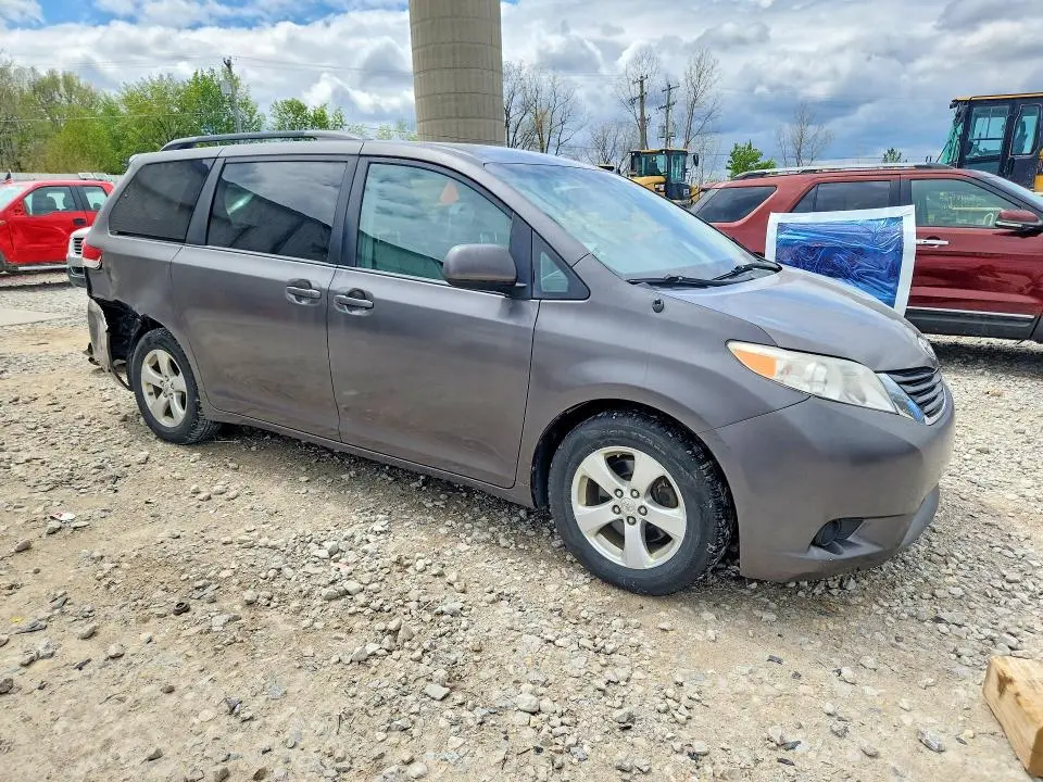 2012 TOYOTA SIENNA LE  
