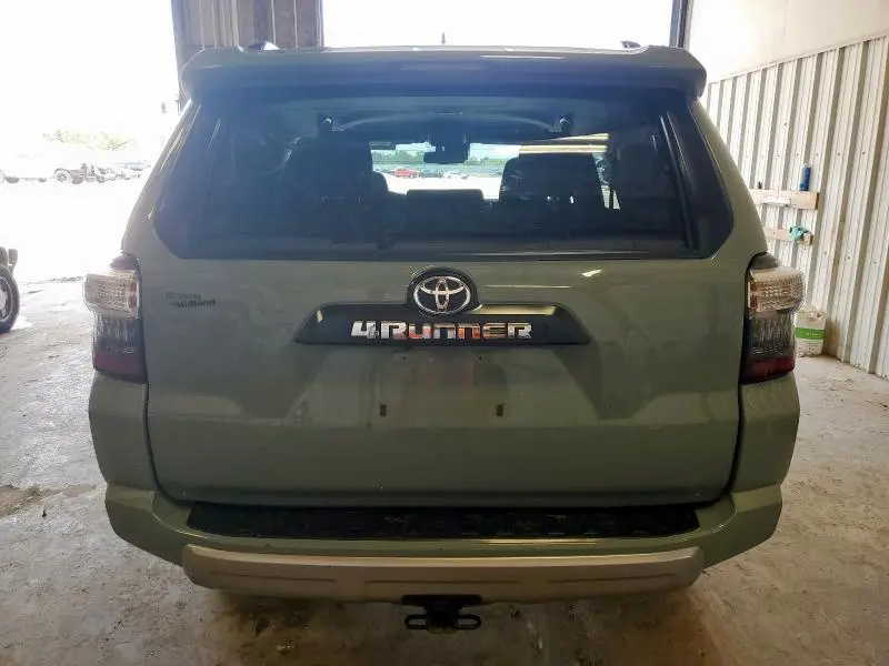 2022 TOYOTA 4RUNNER SR5/SR5 PREMIUM  
