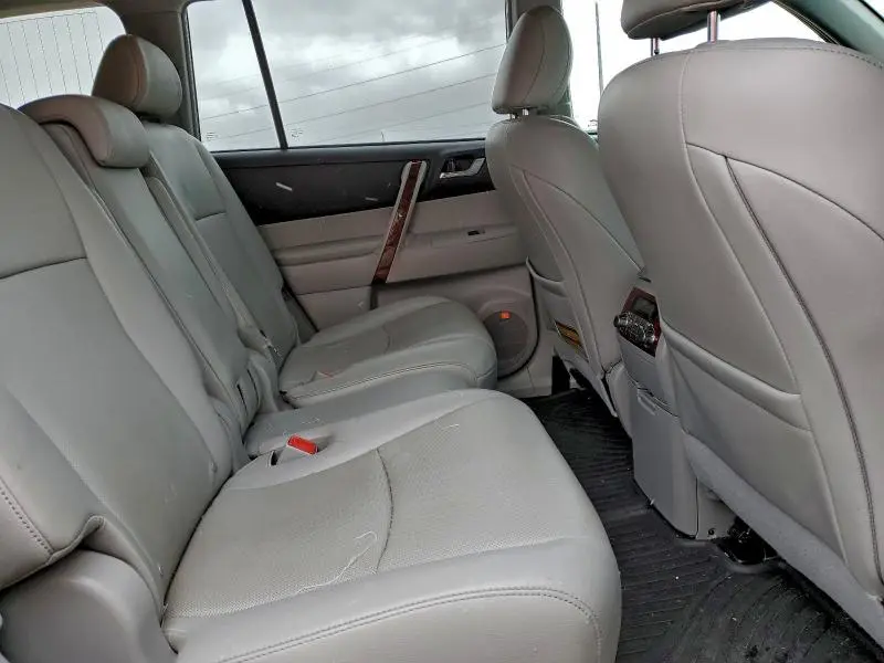 2013 TOYOTA HIGHLANDER LIMITED  