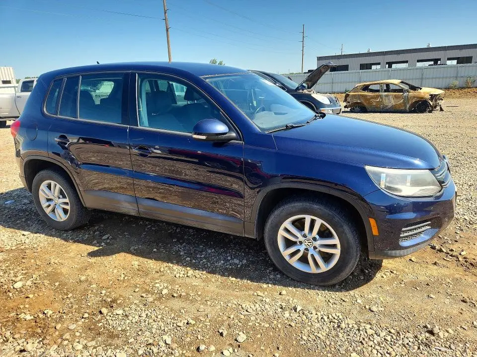 2013 VOLKSWAGEN TIGUAN S  