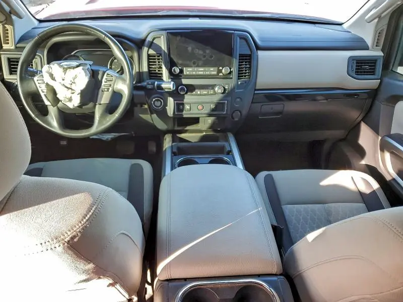 2022 NISSAN TITAN SV  