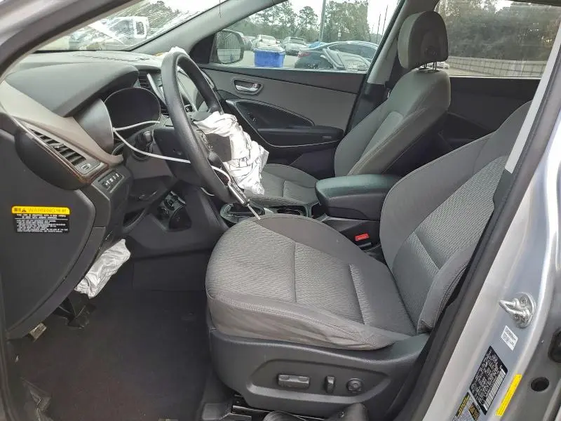 2018 HYUNDAI SANTA FE SE  