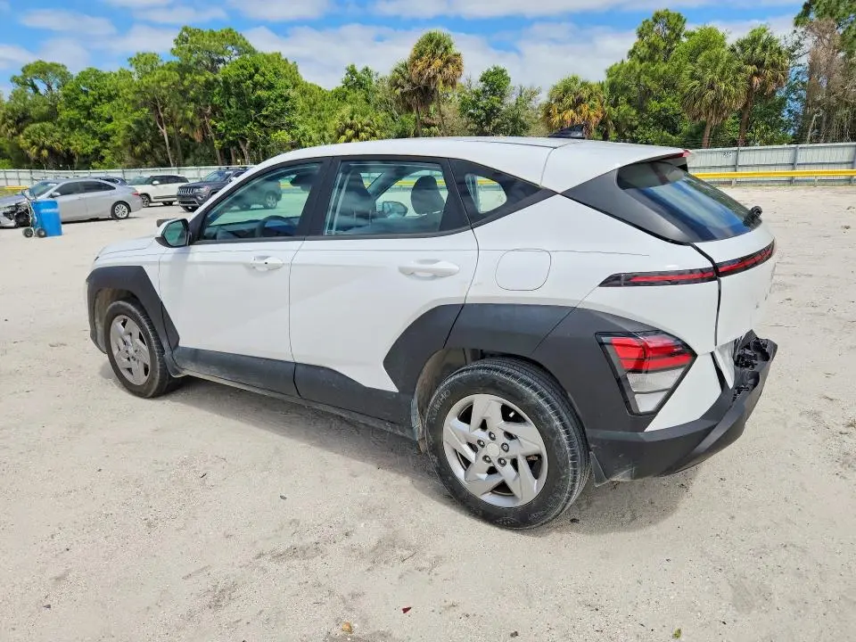 2024 HYUNDAI KONA SE  