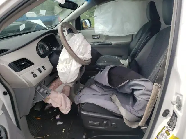 2013 TOYOTA SIENNA SPORT  