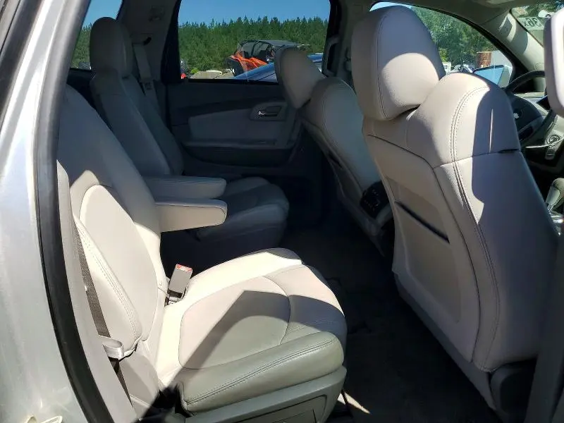 2012 CHEVROLET TRAVERSE LT  