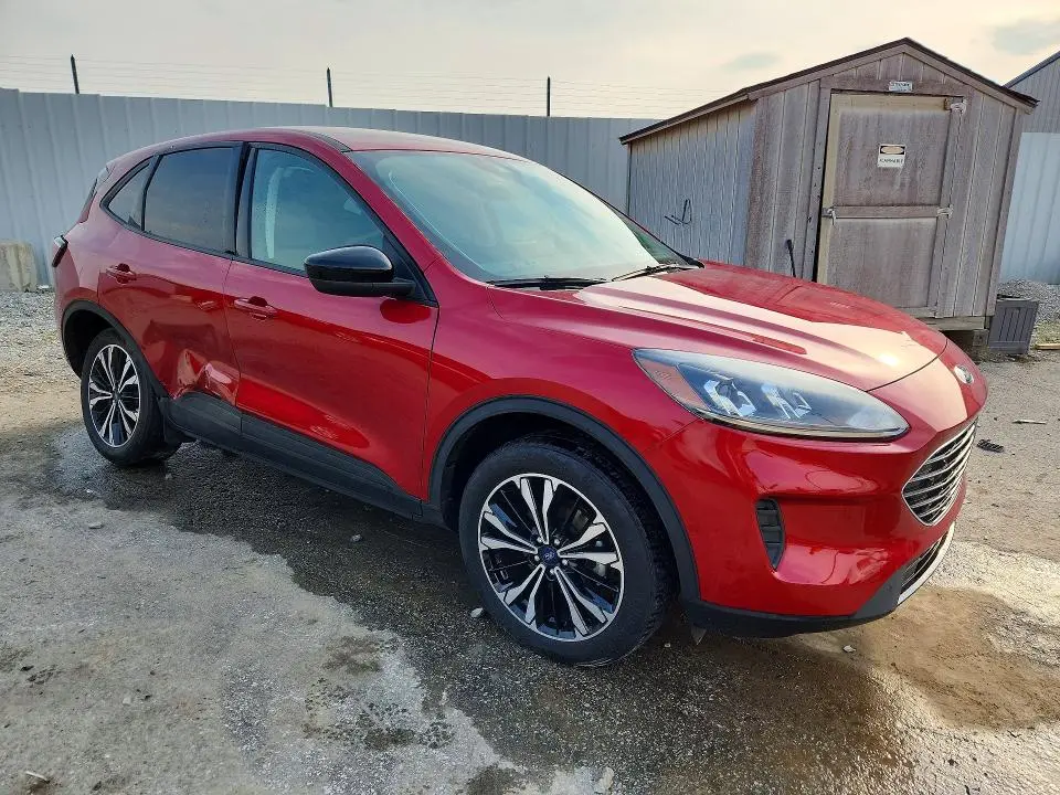 2022 FORD ESCAPE SE  