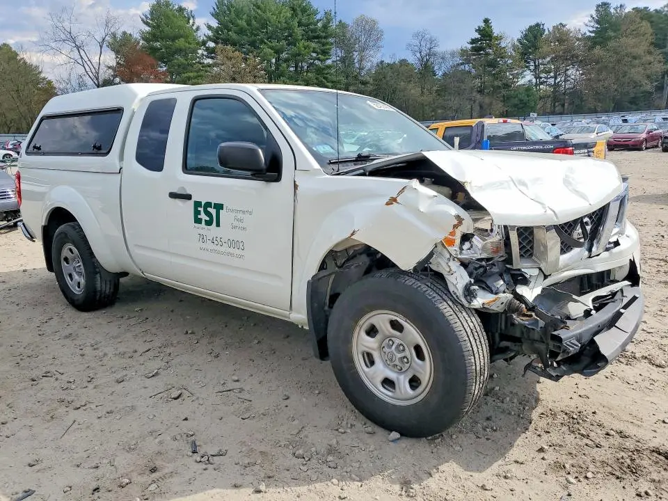 2021 NISSAN FRONTIER SV  