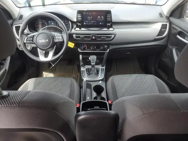 2022 KIA SELTOS LX  