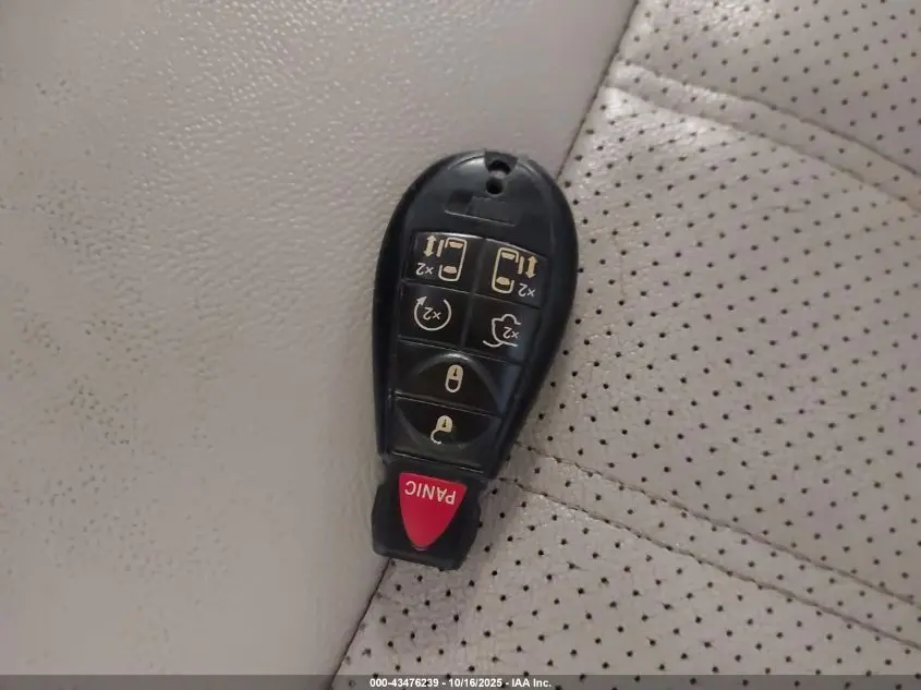 2013 CHRYSLER TOWN & COUNTRY TOURING-L