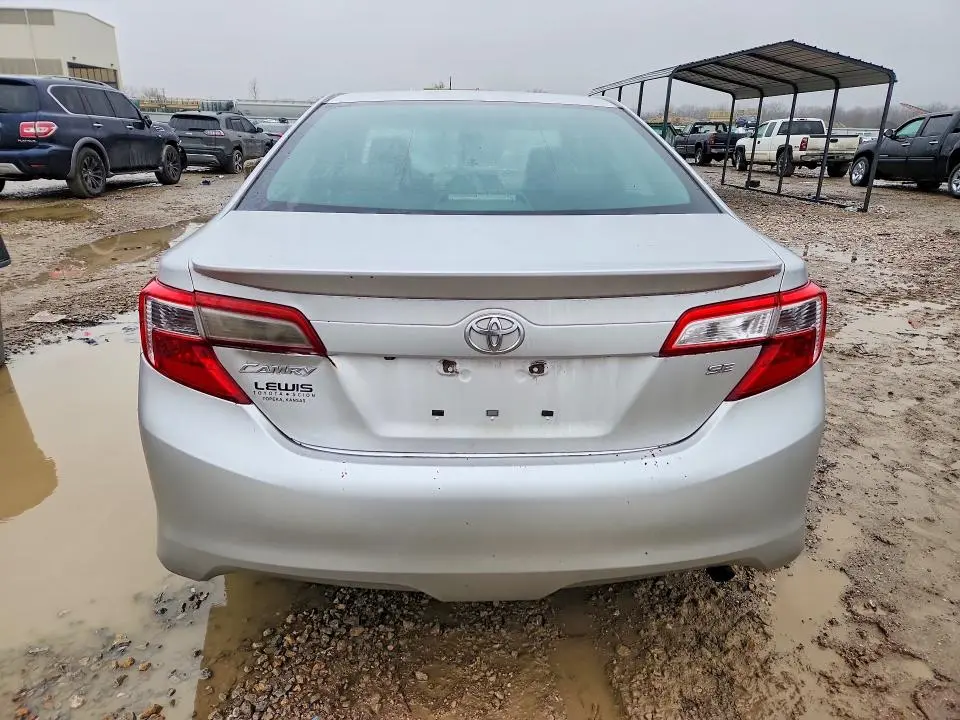 2014 TOYOTA CAMRY SE  