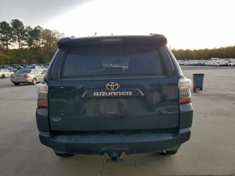 2021 TOYOTA 4RUNNER SR5  