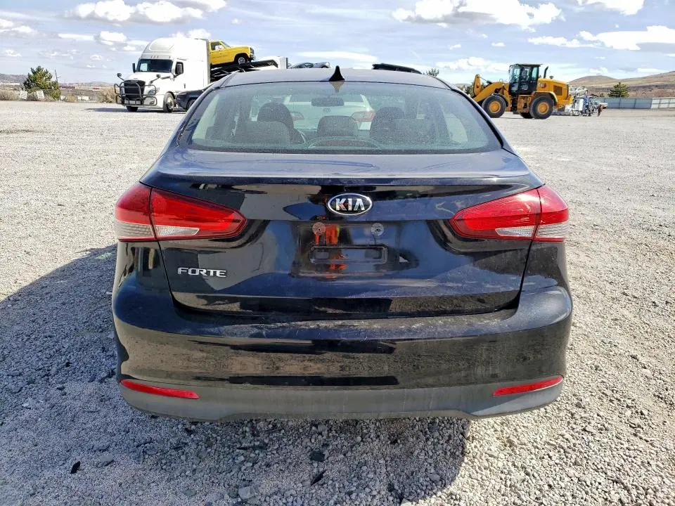 2018 KIA FORTE LX  