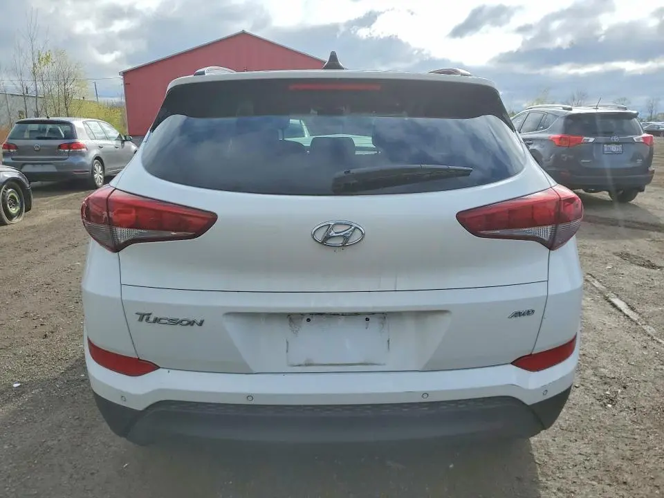 2017 HYUNDAI TUCSON SE  
