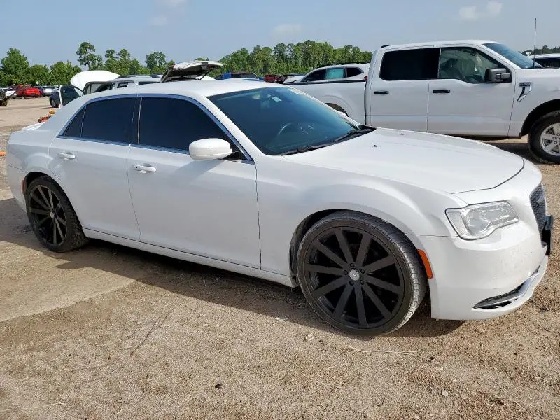 2017 CHRYSLER 300 LIMITED  