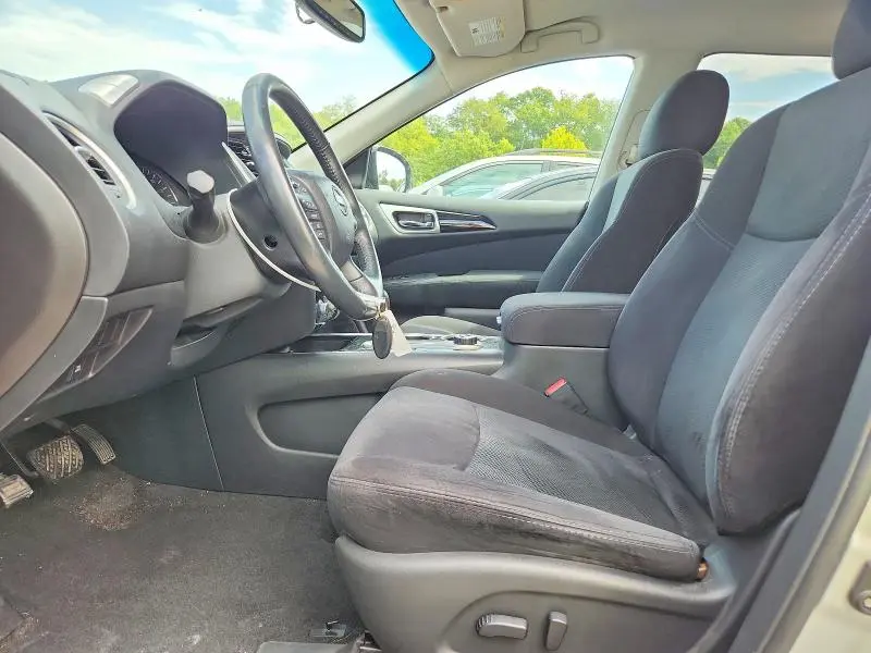 2016 NISSAN PATHFINDER SV  