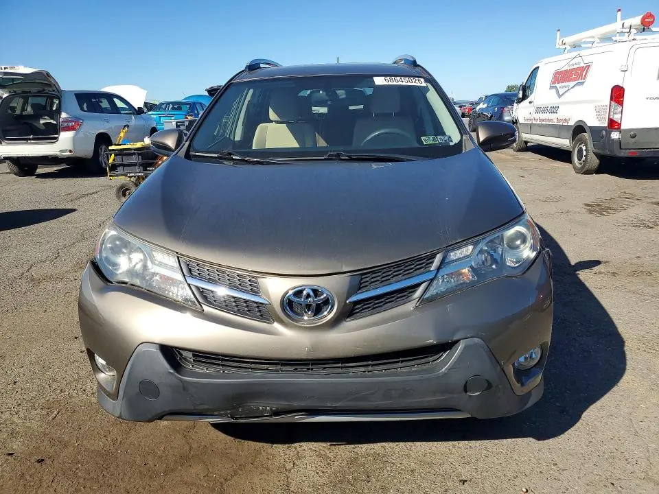 2014 TOYOTA RAV4 XLE  