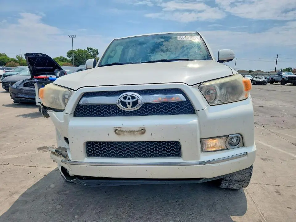 2013 TOYOTA 4RUNNER SR5  
