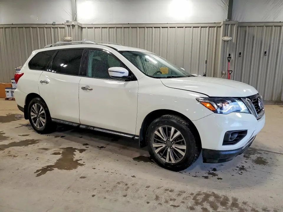 2017 NISSAN PATHFINDER SV  