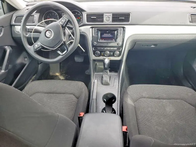 2017 VOLKSWAGEN PASSAT S  