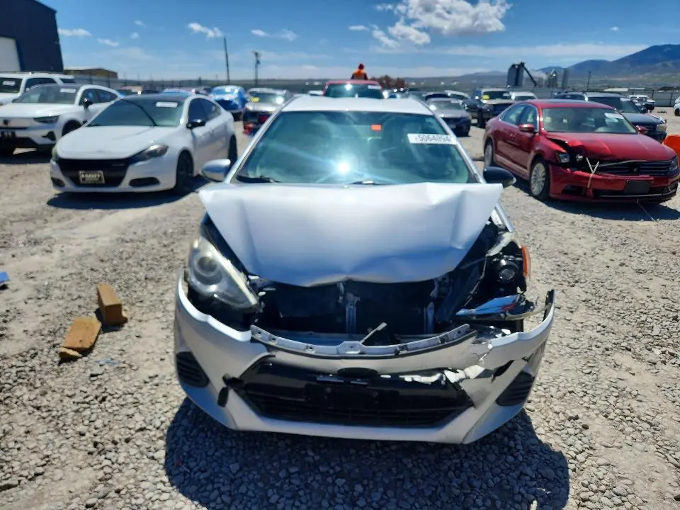 2016 TOYOTA PRIUS C TWO  