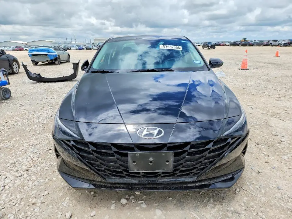 2021 HYUNDAI ELANTRA SEL  