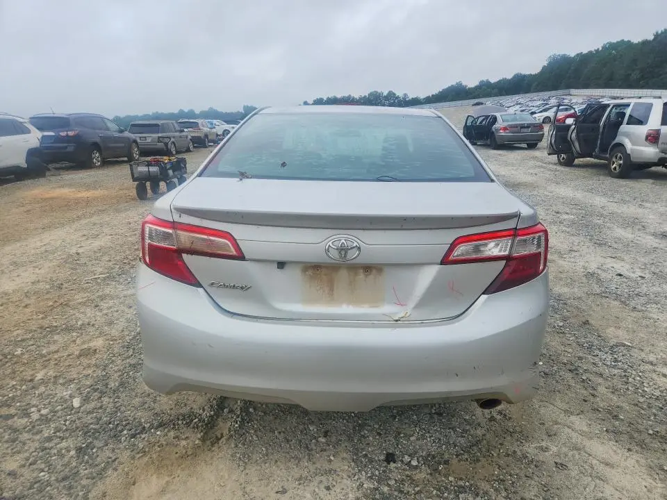 2013 TOYOTA CAMRY SE  