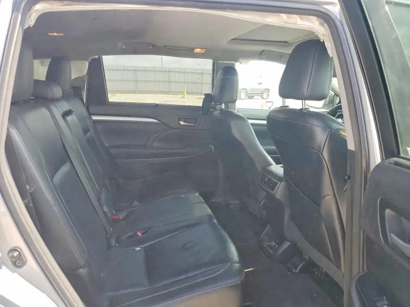2015 TOYOTA HIGHLANDER XLE  