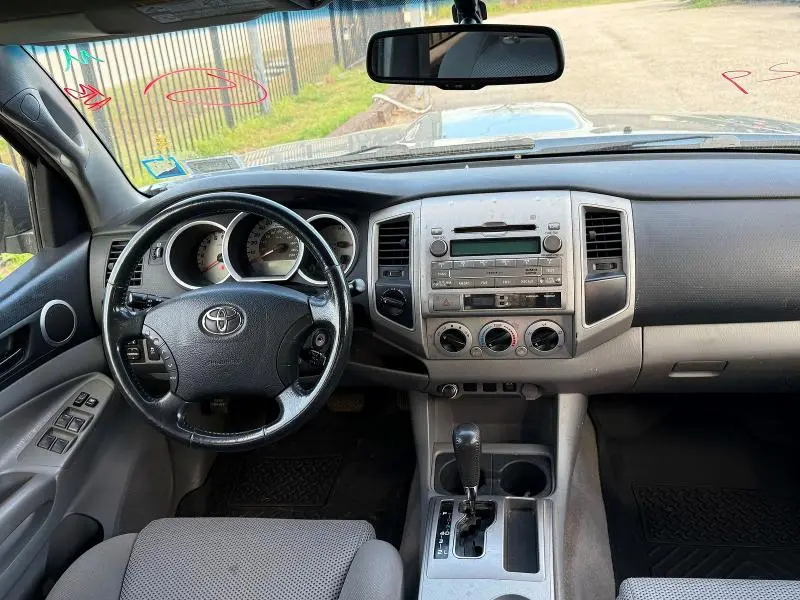 2011 TOYOTA TACOMA V6  