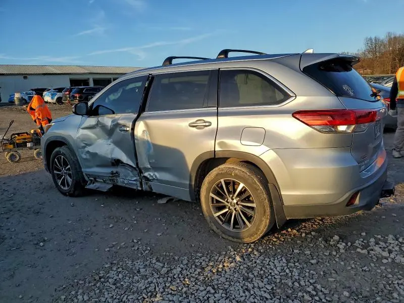 2018 TOYOTA HIGHLANDER SE  
