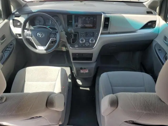 2017 TOYOTA SIENNA LE