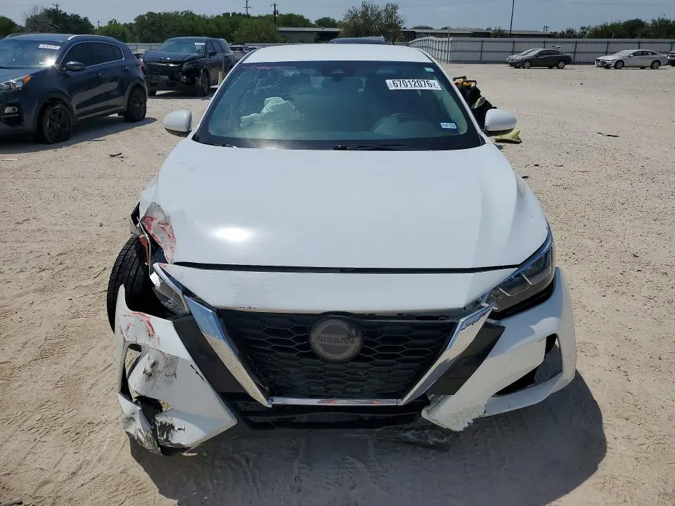 2022 NISSAN SENTRA SV  