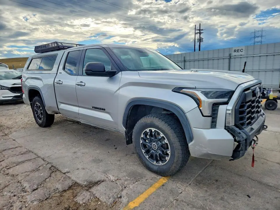 2024 TOYOTA TUNDRA SR5  
