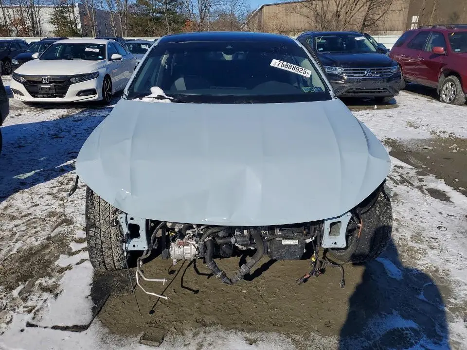 2025 VOLKSWAGEN JETTA SE  