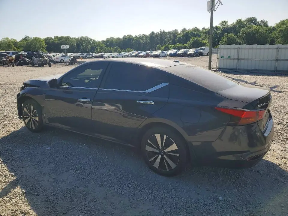 2022 NISSAN ALTIMA SV  