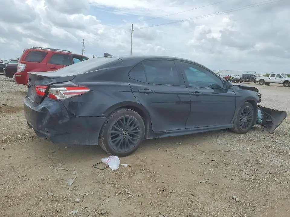 2020 TOYOTA CAMRY SE NIGHTSHADE  
