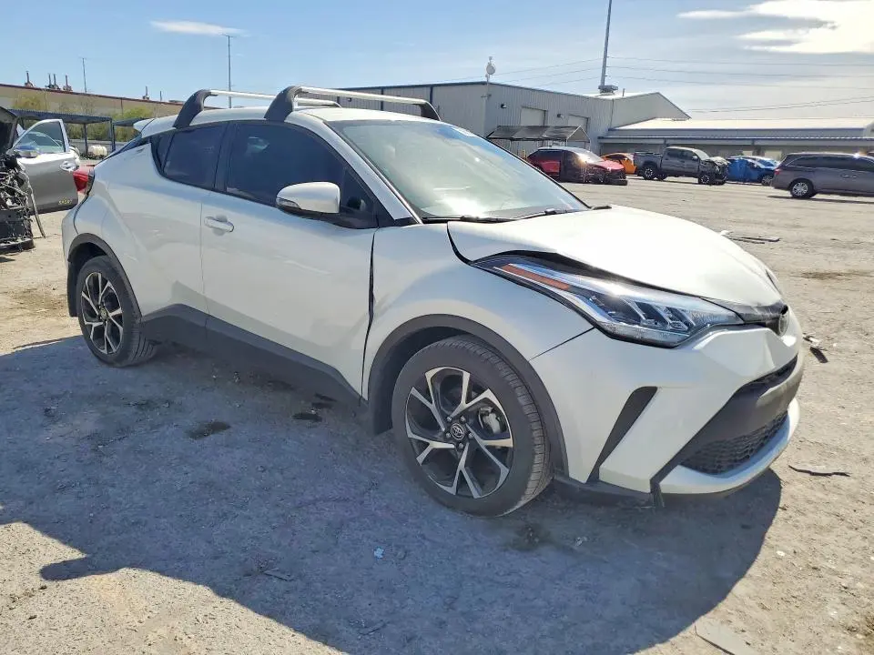 2021 TOYOTA C-HR XLE  