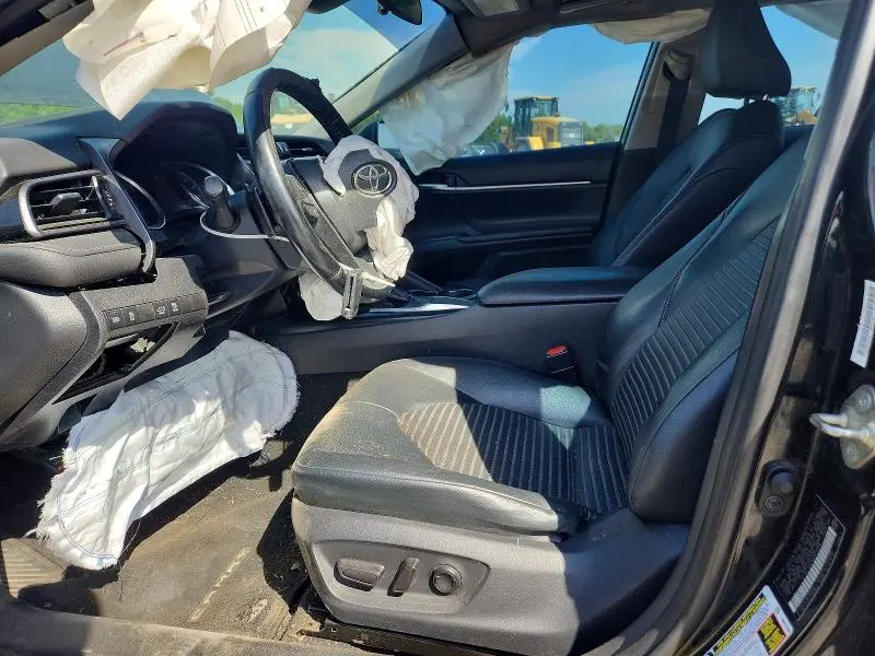 2019 TOYOTA CAMRY SE  