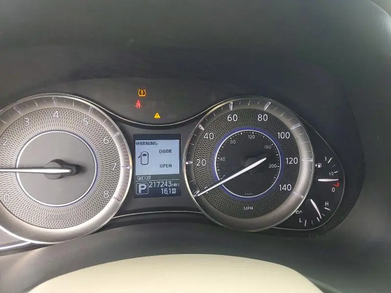 2015 INFINITI QX80 BASE  