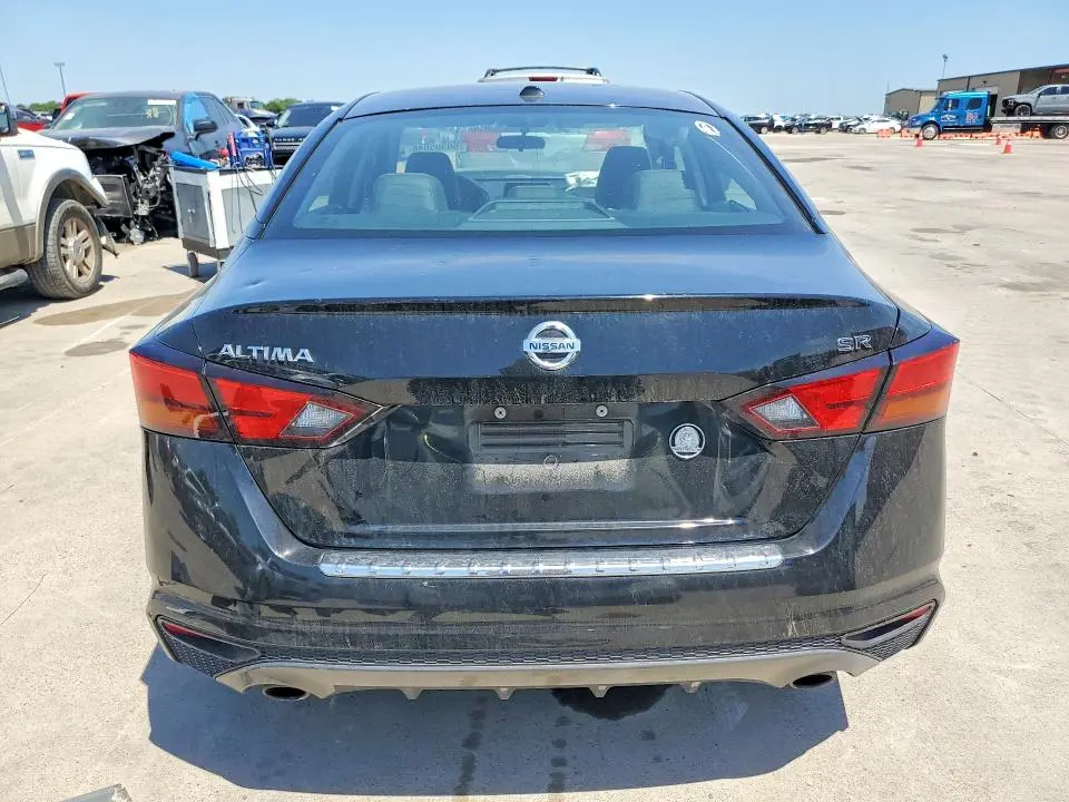 2019 NISSAN ALTIMA SR  