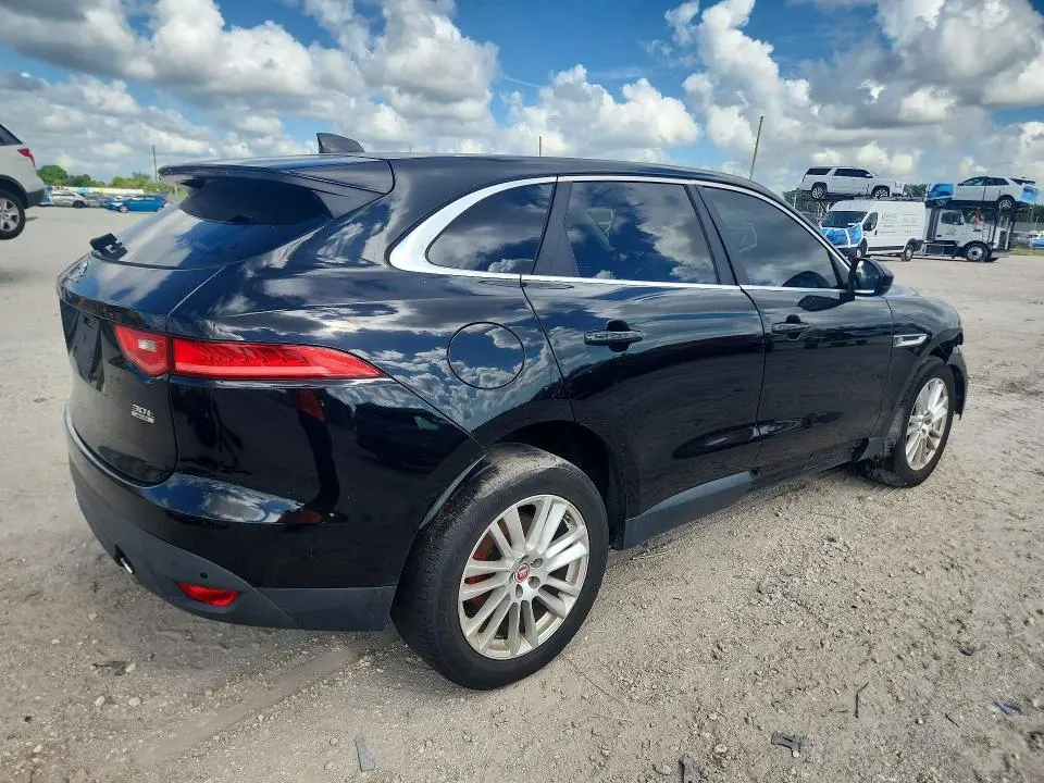 2020 JAGUAR F-PACE PRESTIGE  